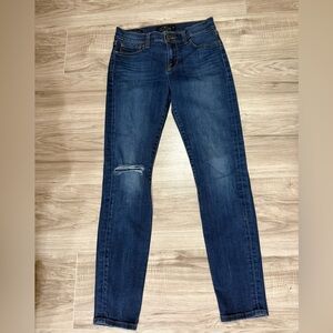 Lucky Brand women's jeans size 6/28 color Navy